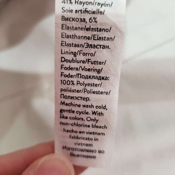 Spanx Women's Kick Flare White Pants Slimming NWT M Petite - Picture 7 of 7